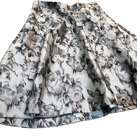 ADDITION ELLE - Love & Legend Grey & Black Rose Floral Printed Mid Length Skirt - Picture 4 of 14
